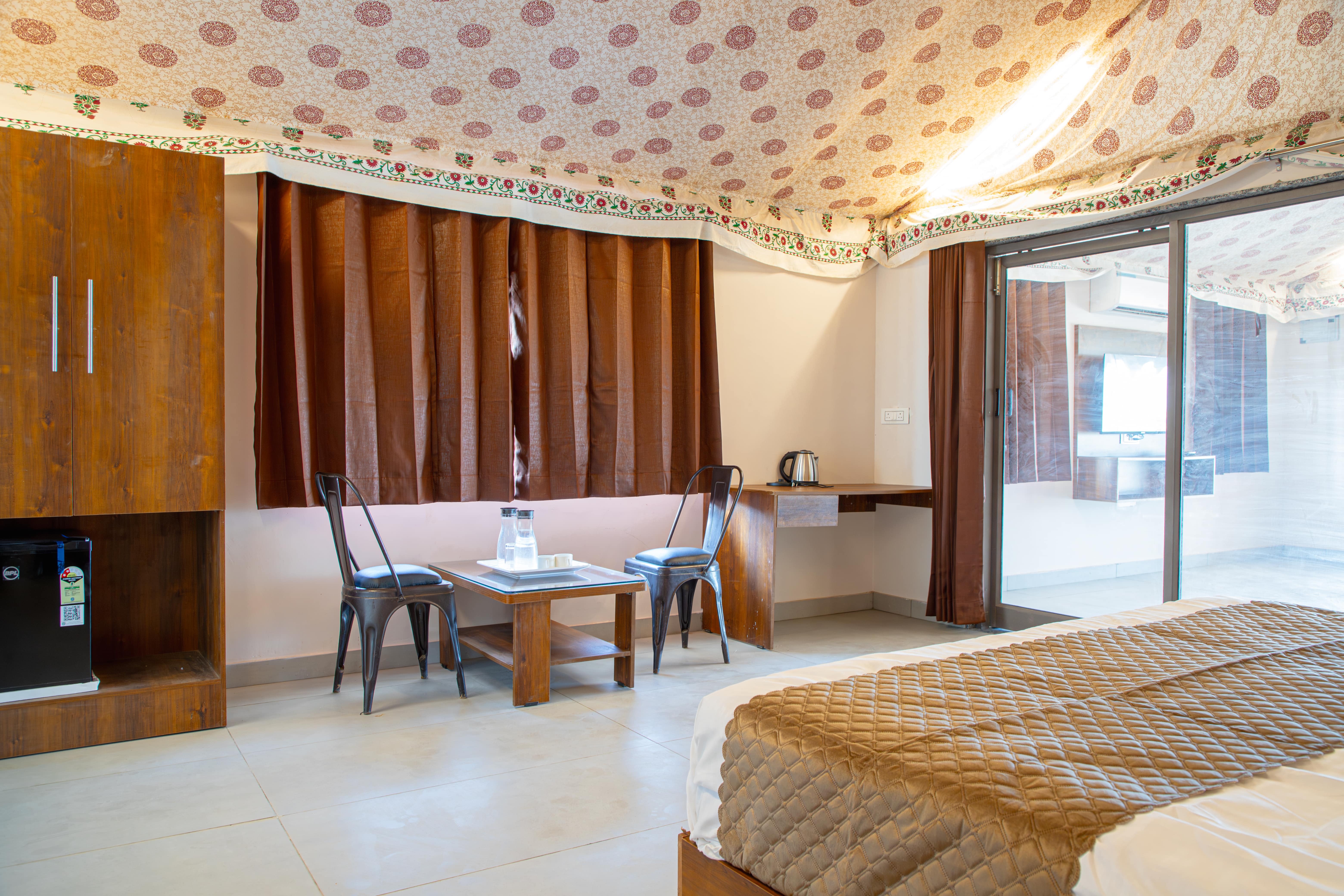 hotel kutch elegance